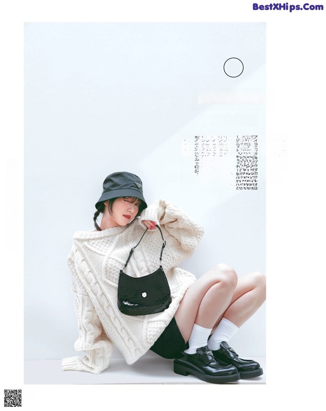 Minami Hamabe 浜辺美波, Sweet Magazine 2022.01 No.9d62cc